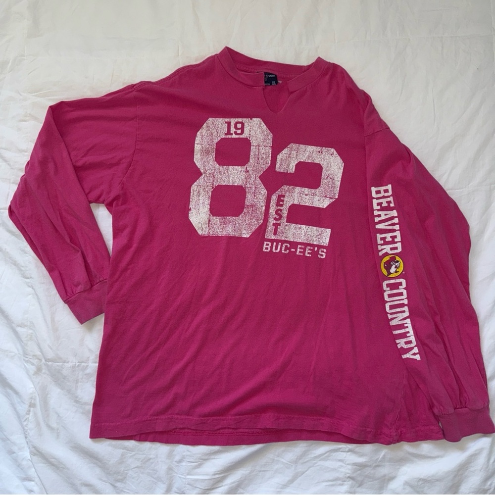 Buc-ee's Beavers 1982 Long-Sleeve Beaver Country Sweatshirt